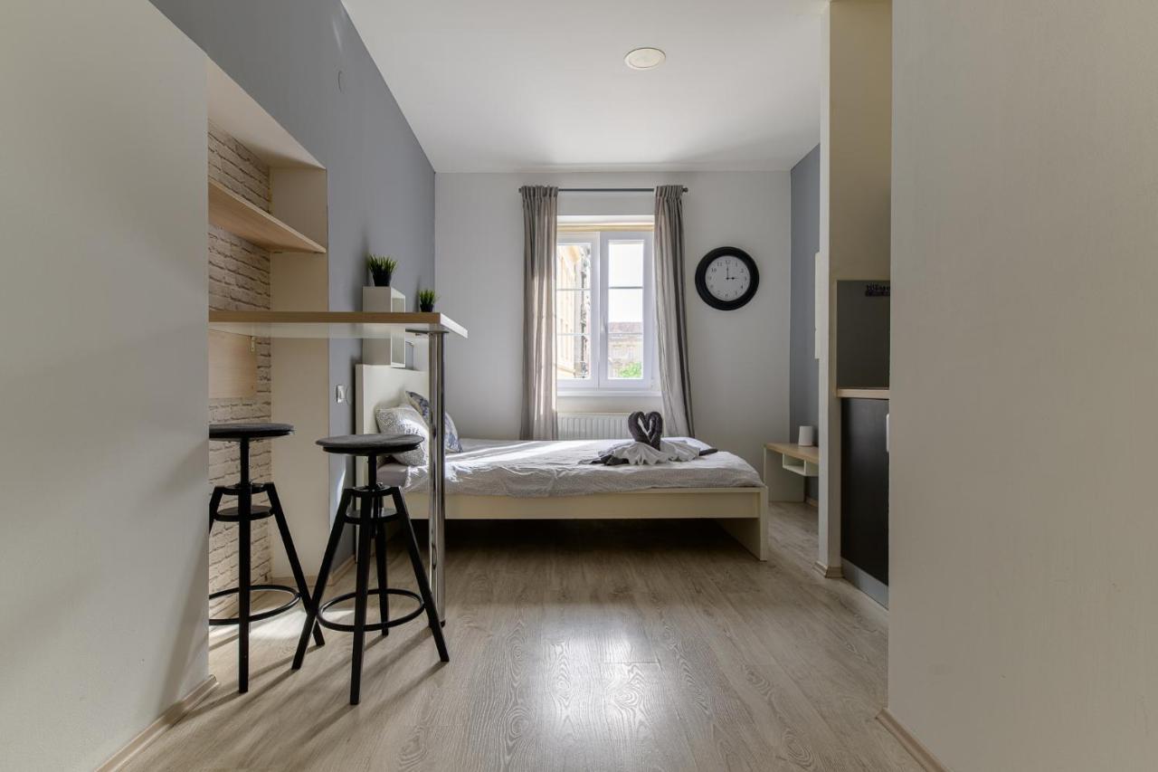 Euro Square Studios Zagreb Extérieur photo